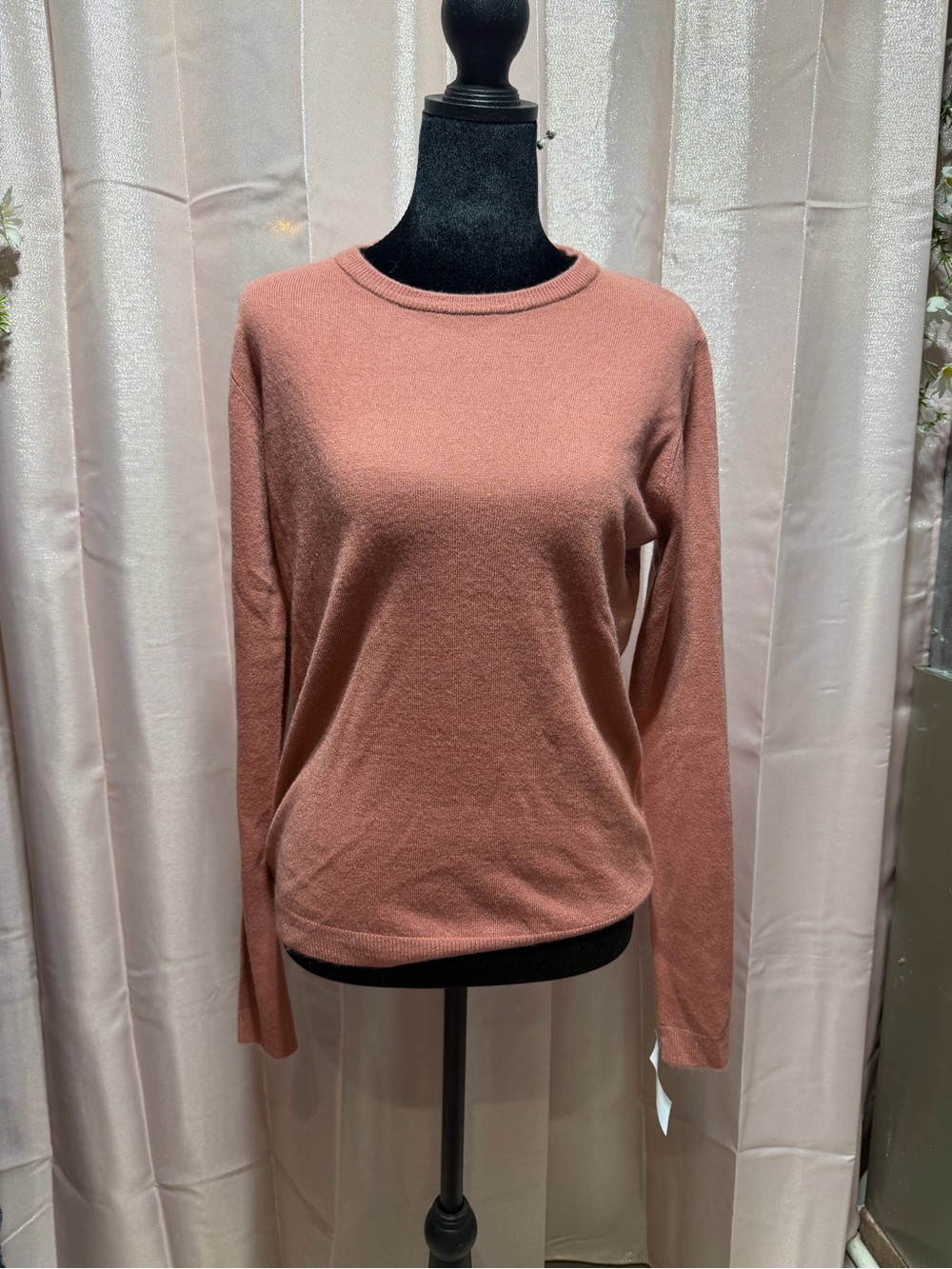 Classic Crewneck Sweater in Dusty Rose
